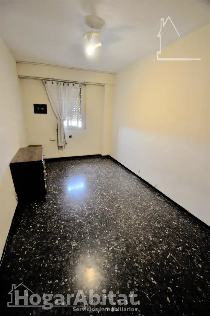 Habitación de Piso en venta en Valencia con Balcón