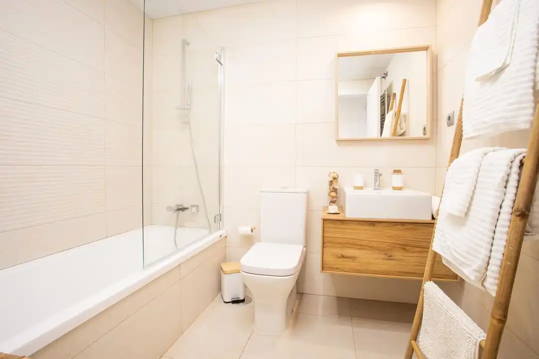 Bathroom of Duplexes for rent in La Alcaidesa  with Air Conditioner, Heating and Private garden