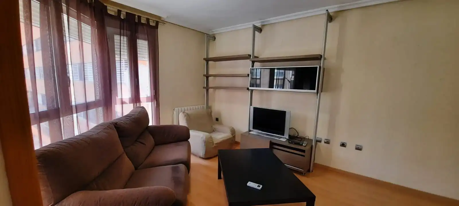 Living room of Apartments for rent in  Albacete Capital  with Air Conditioner, Heating and Parquet flooring