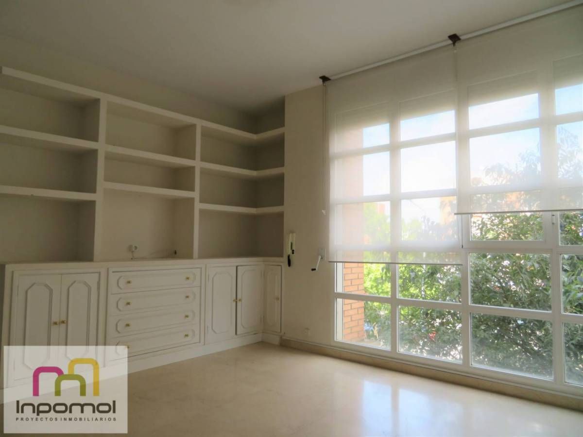 Habitación de Apartamento de alquiler en Badajoz Capital con Aire acondicionado y Calefacción