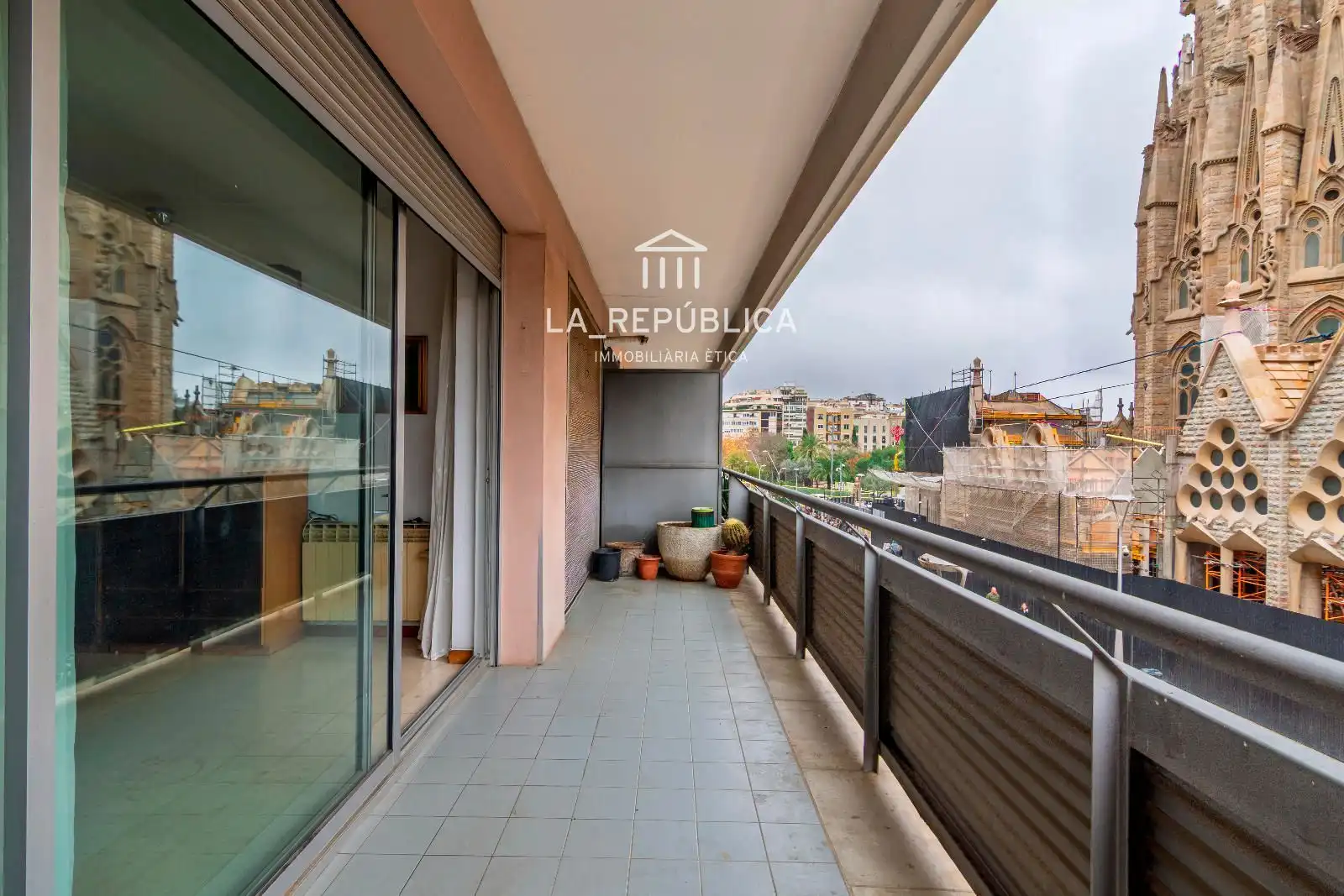 Terrassa de Pis en venda en  Barcelona Capital amb Calefacció, Terrassa i Forn