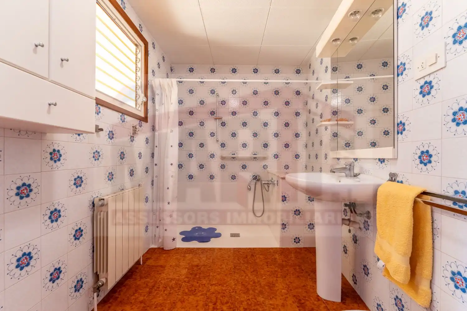 Bathroom of Houses for sale in Gratallops  with Heating, Terrace and Storage room
