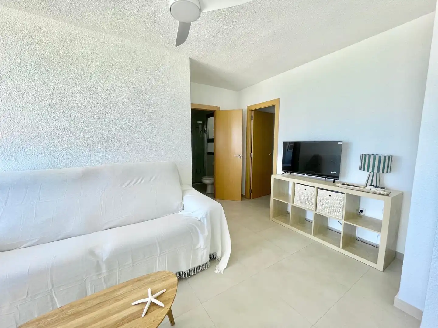 Sala de estar de Apartamento de alquiler en Guardamar del Segura con Amueblado, Lavadora y Microondas