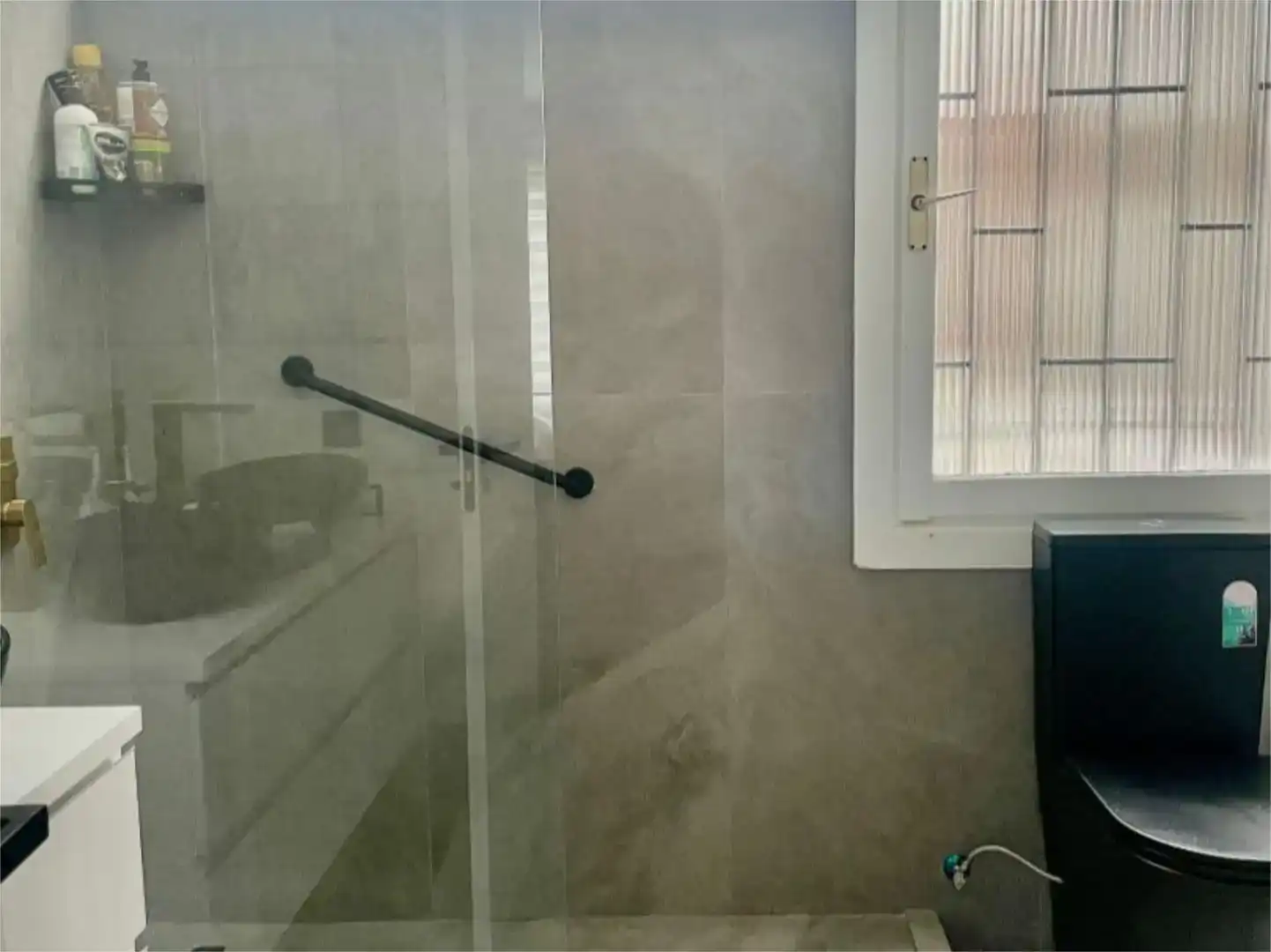 Bany de Pis en venda en  Madrid Capital amb Aire condicionat, Terrassa i Piscina