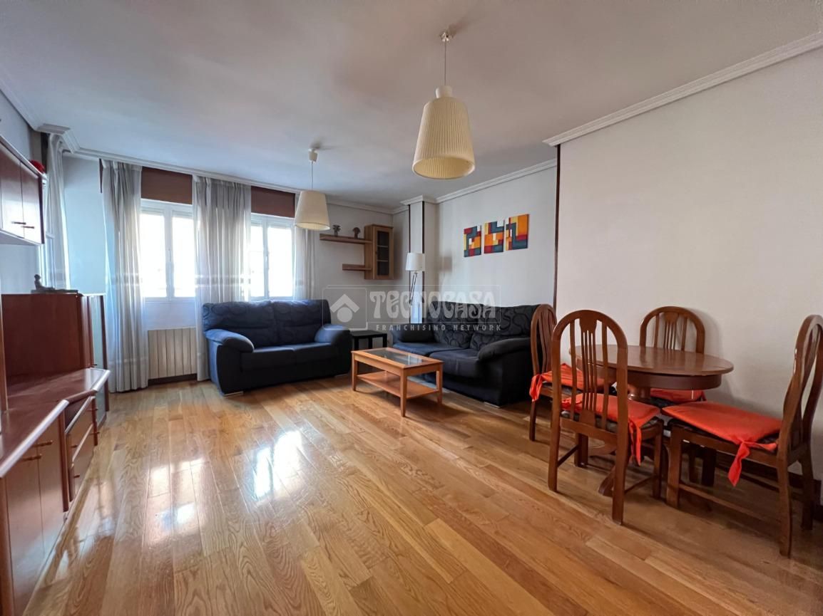 Living room of Flat for sale in Valladolid Capital  with Air Conditioner and Storage room