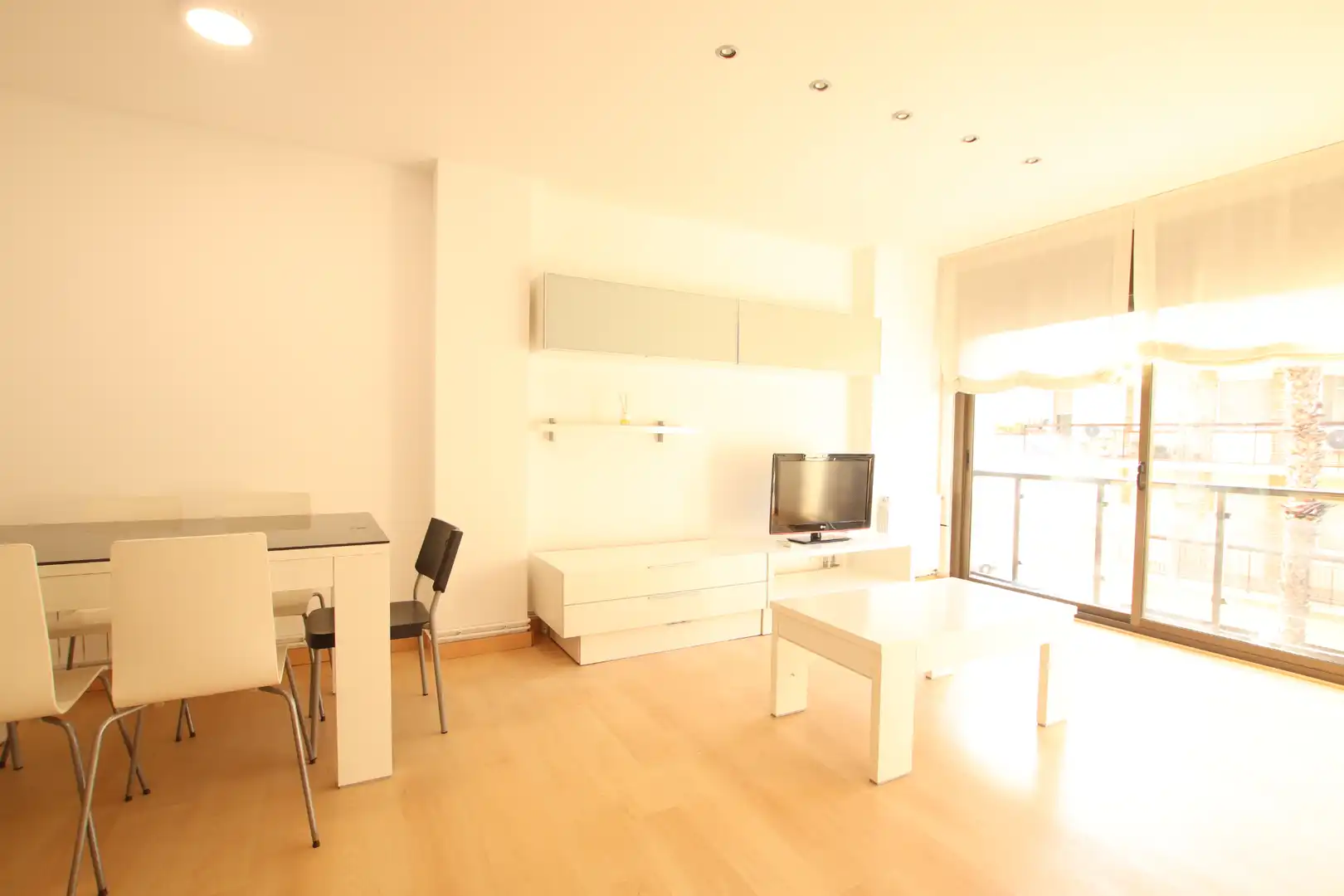Sala de estar de Piso en venta en Sant Pere de Ribes con Aire acondicionado, Calefacción y Parquet