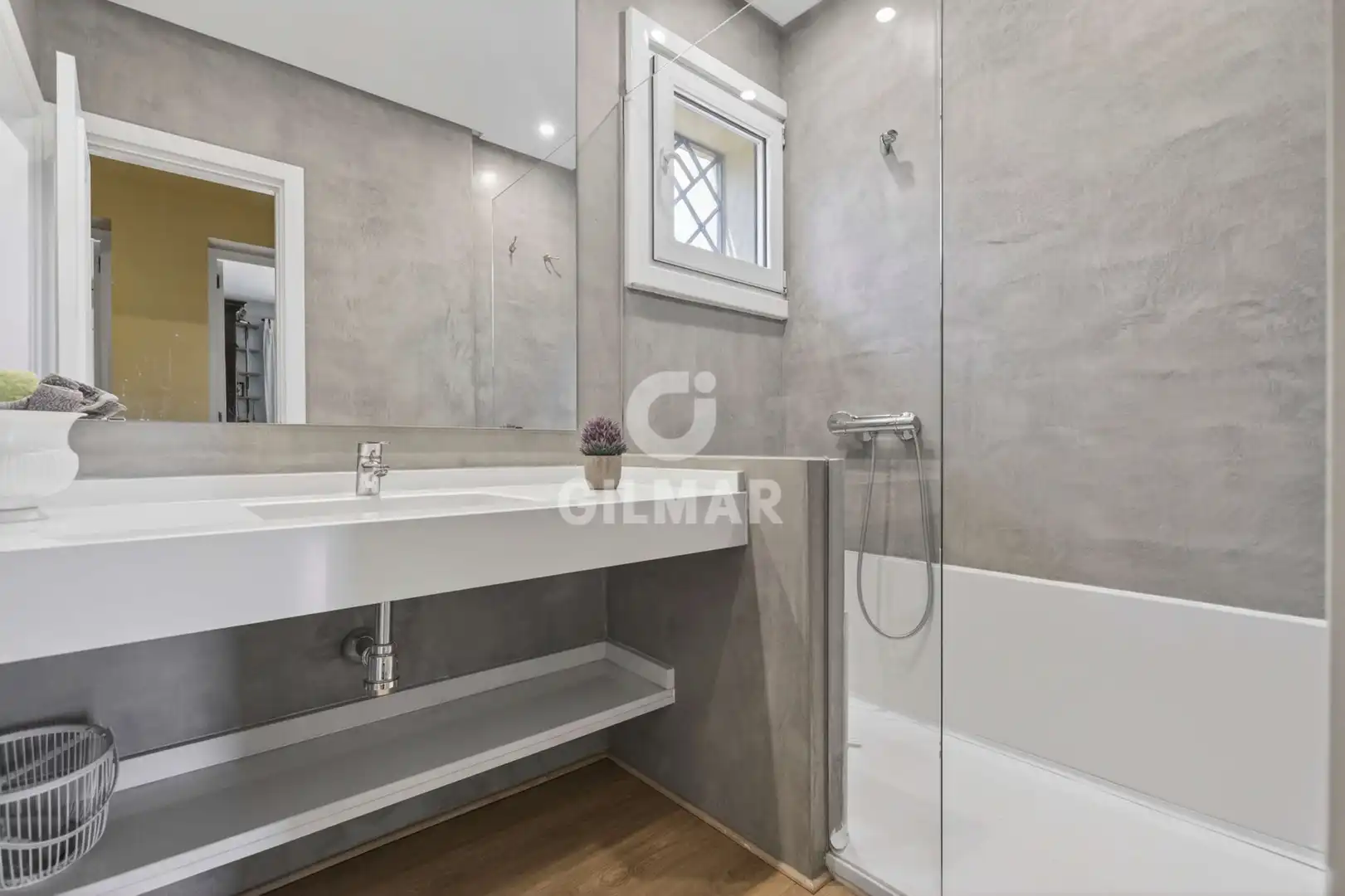 Bathroom of Houses for sale in Tomares  with Heating, Private garden and Swimming Pool