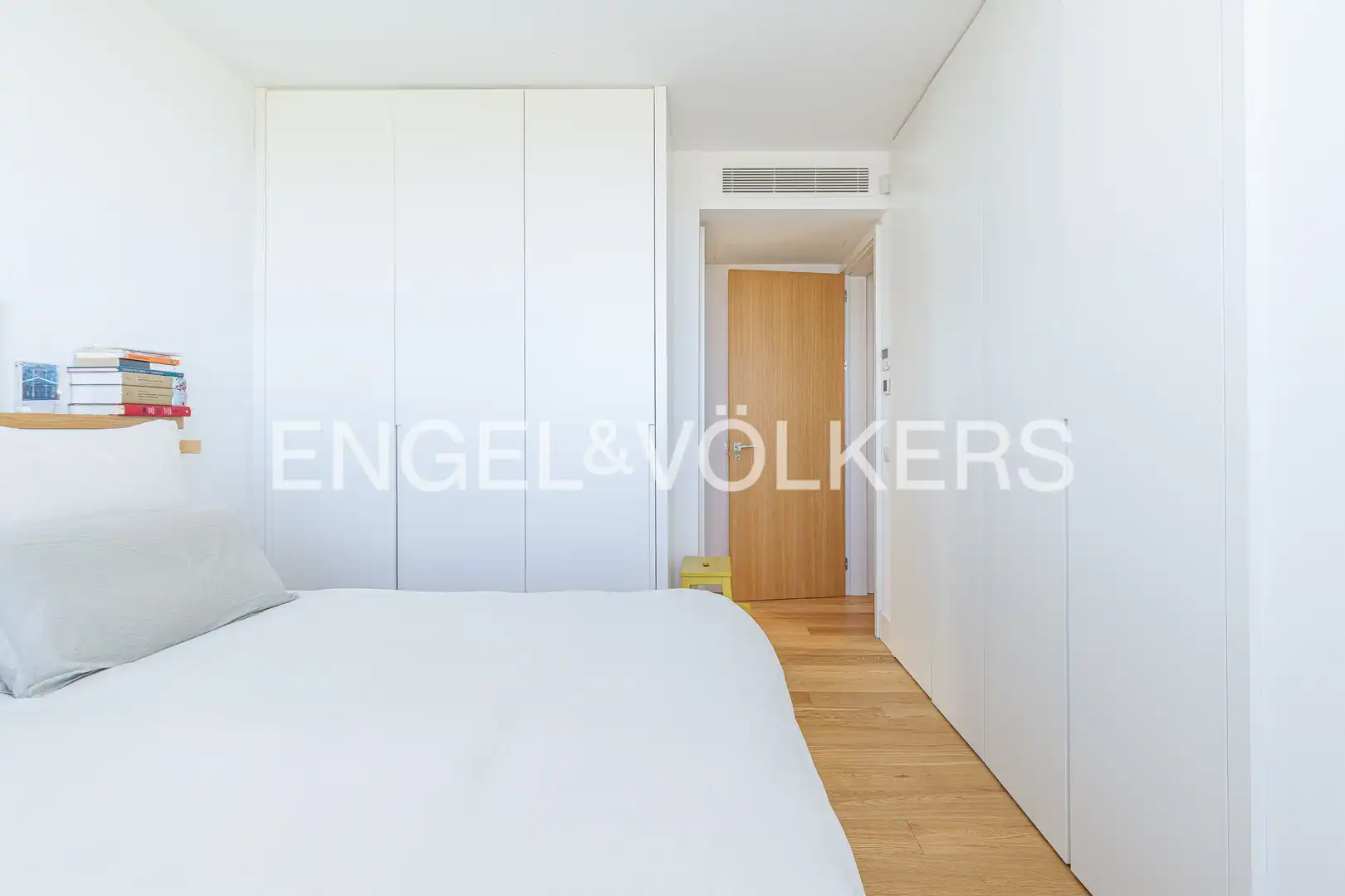 Bedroom of Attic for sale in Madrid  with Air Conditioner, Heating and Private garden