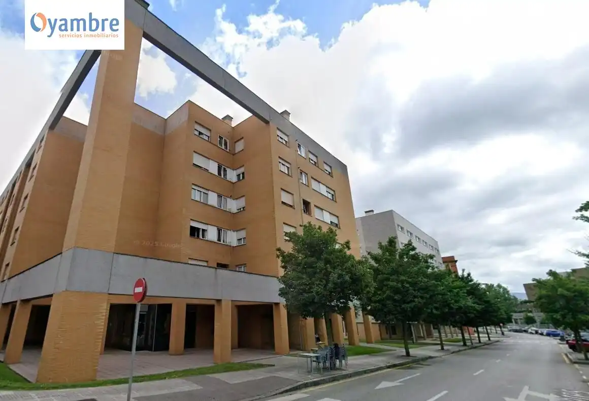 Vista exterior de Pis en venda en Gijón  amb Terrassa i Balcó
