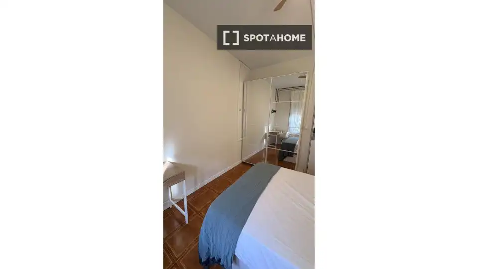 Bedroom of Flat for share in Sant Boi de Llobregat  with Air Conditioner, Heating and Furnished