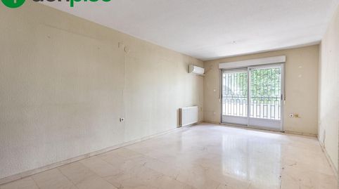 Foto 3 de Piso en venta en Calle Bajo de Huétor, 19, Cervantes, Granada Capital