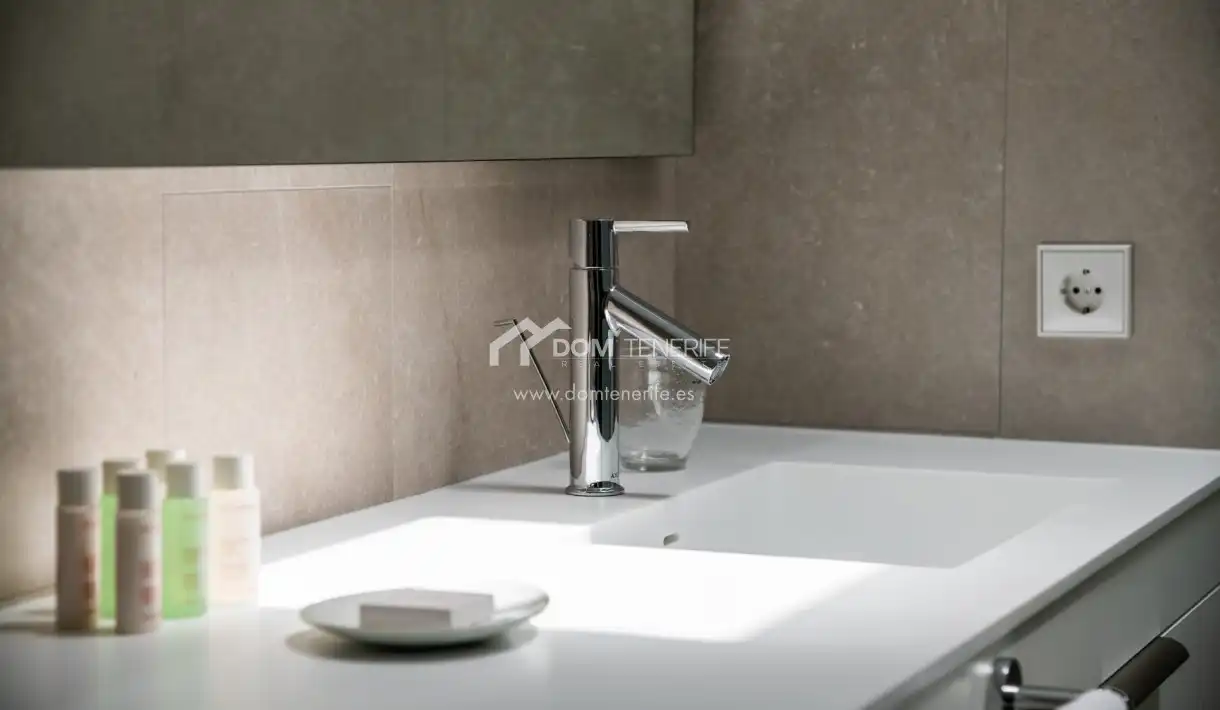 Bathroom of Flat for sale in Guía de Isora  with Private garden, Terrace and Storage room