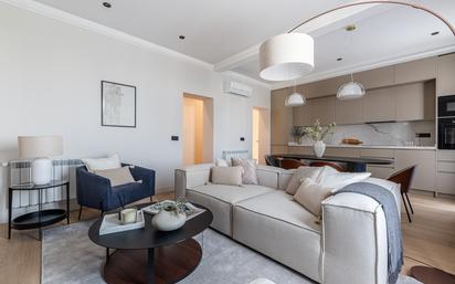 Sala d'estar de Pis en venda en  Madrid Capital amb Aire condicionat, Calefacció i Terrassa