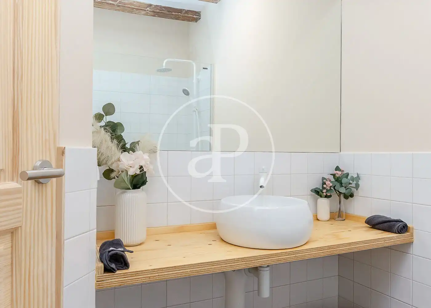 Badezimmer von Wohnung zum Verkauf in Barcelona mit Heizung und Balkon