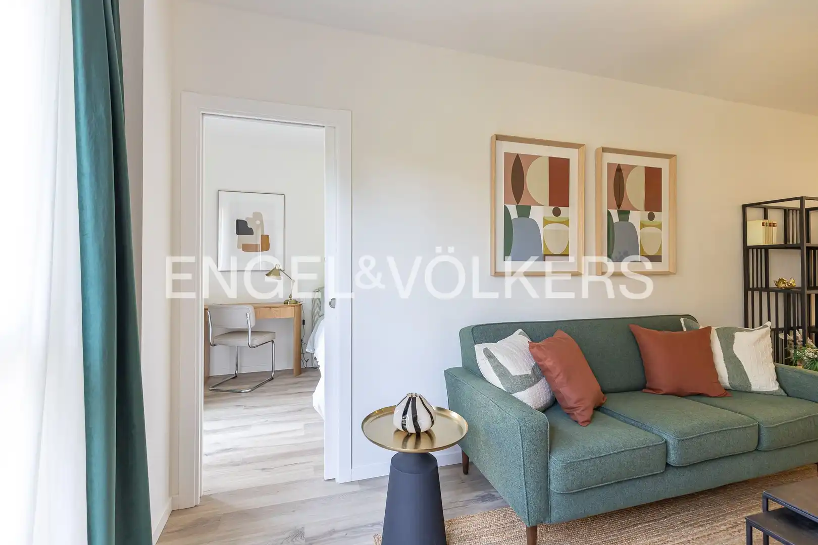 Living room of Flat for rent in Madrid  with Air Conditioner, Heating and Private garden