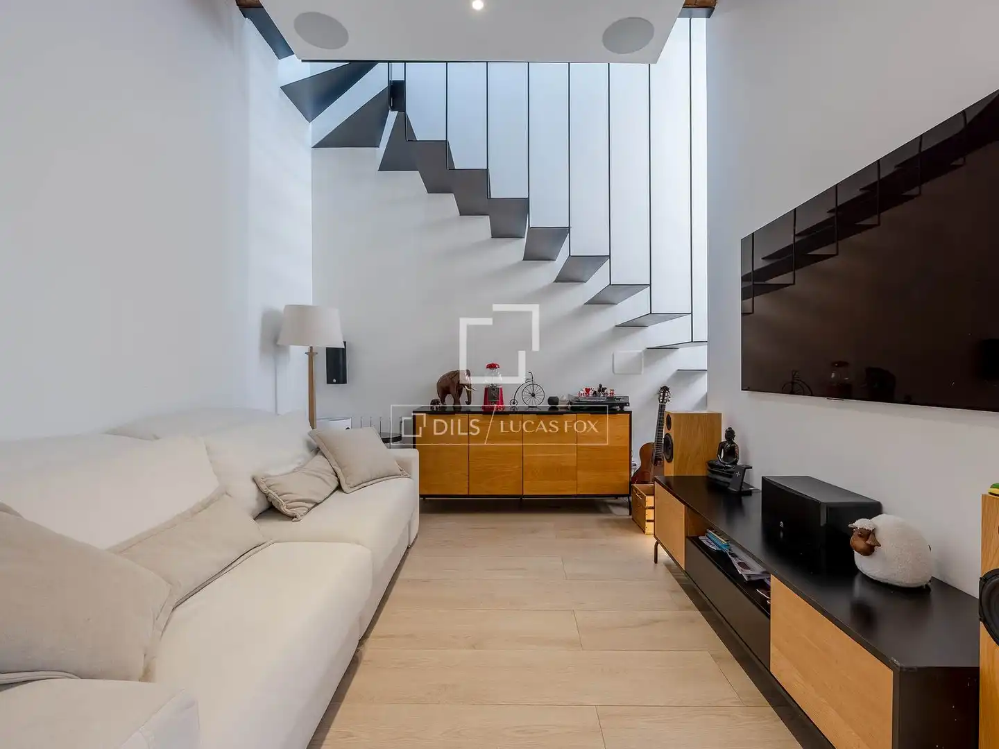 Sala de estar de Casa o chalet en venta en Cornellà de Llobregat con Aire acondicionado, Terraza y Balcón