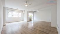 Living room of Flat to rent in  Madrid Capital  with Air Conditioner and Terrace