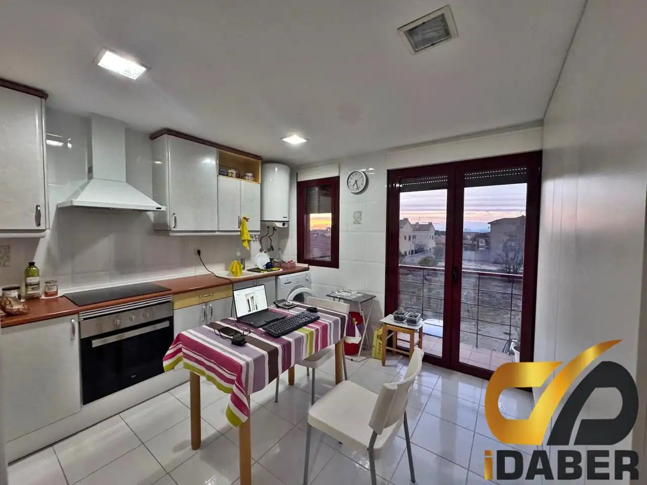 Edificio en venta en Carranque