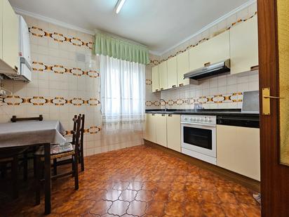 Kitchen of Flat for sale in Vitoria - Gasteiz  with Heating, Parquet flooring and Storage room