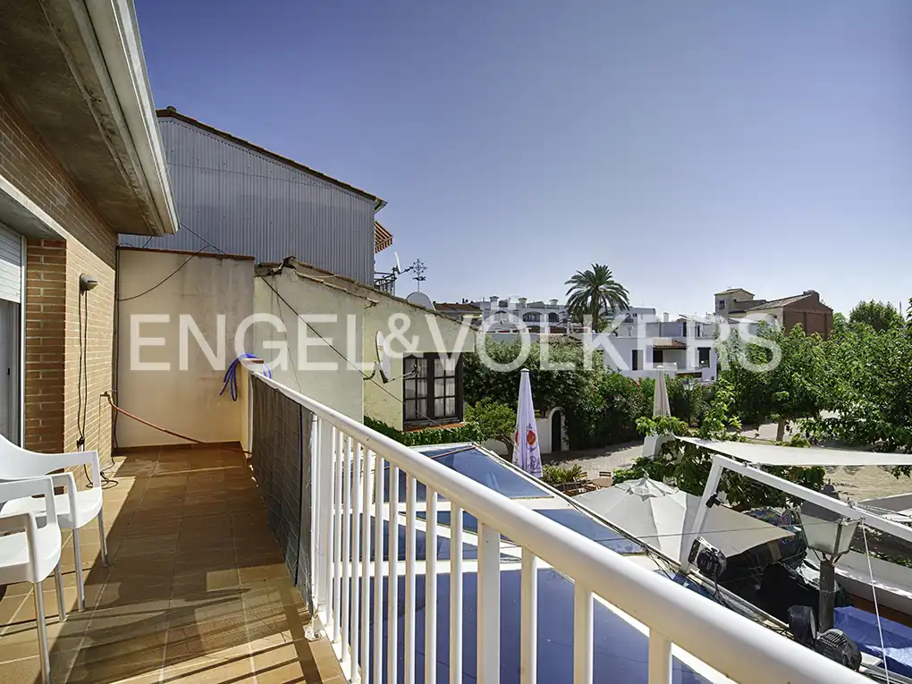 Exterior view of Buildings for sale in Empuriabrava