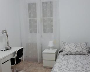 Bedroom of Apartment to share in  Zaragoza Capital