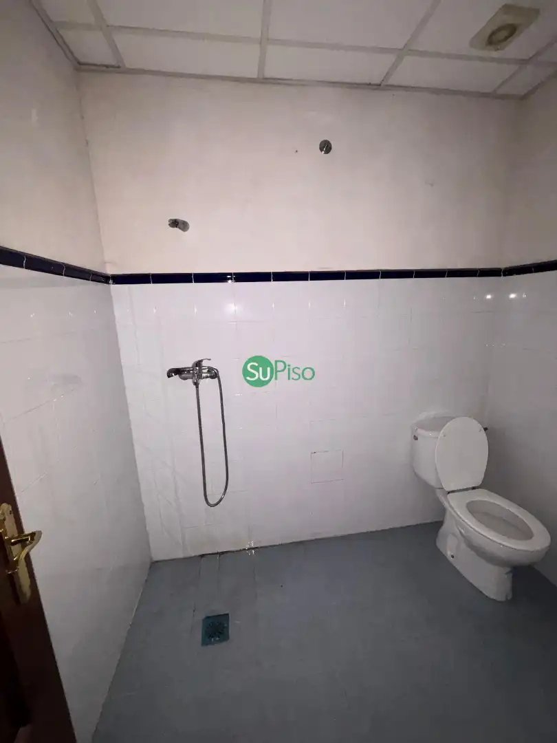 Bany de Nau industrial en venda en Illescas amb Alarma