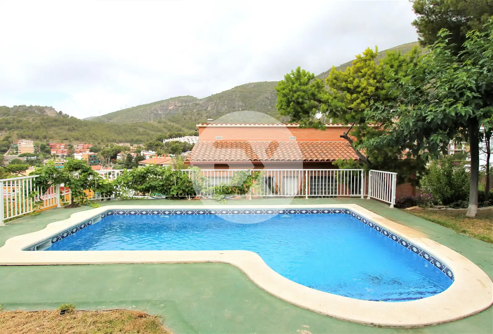 Vista exterior de Casa o chalet en venta en Castelldefels con Aire acondicionado, Calefacción y Jardín privado