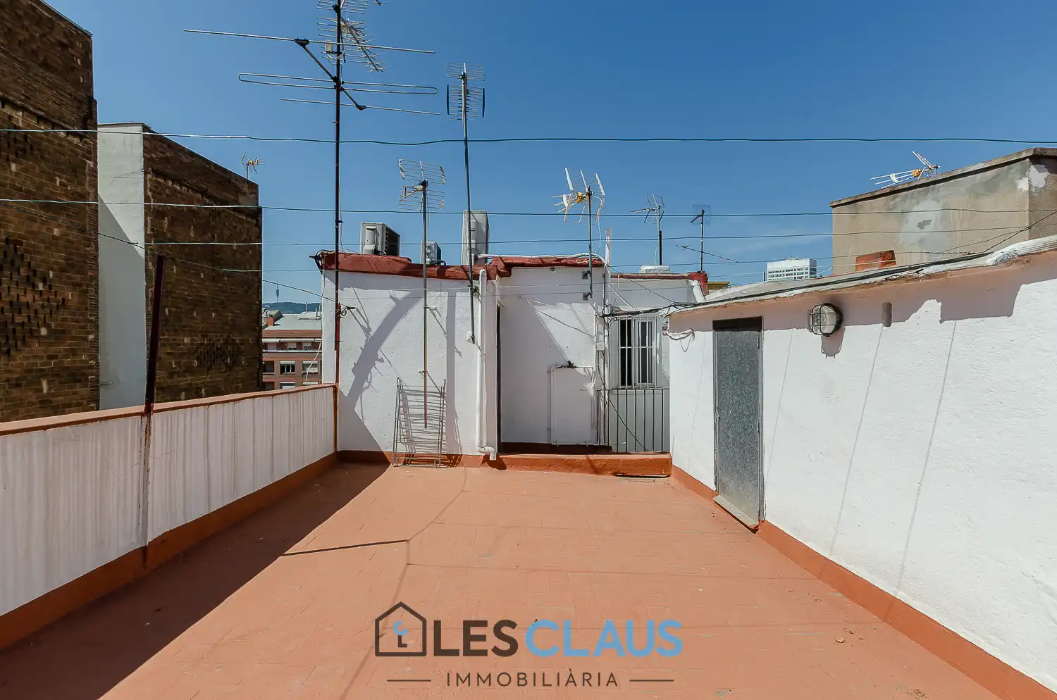 Vista exterior de Pis en venda en Barcelona amb Aire condicionat i Parquet