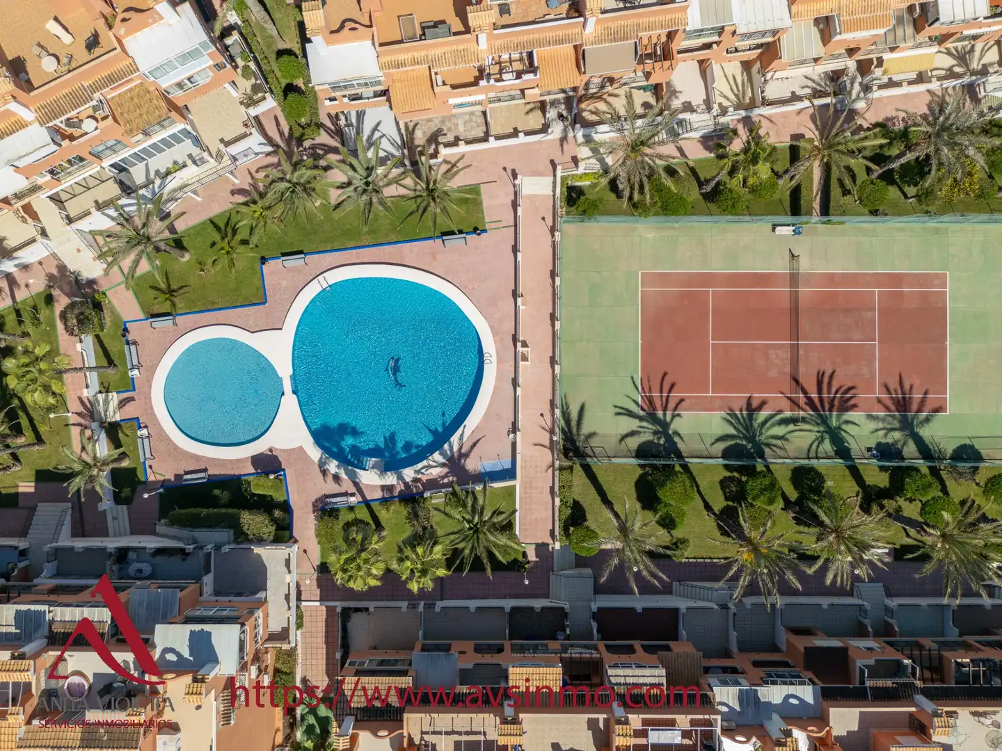 Piscina de Apartament de lloguer en Torrevieja amb Aire condicionat, Moblat i Rentadora