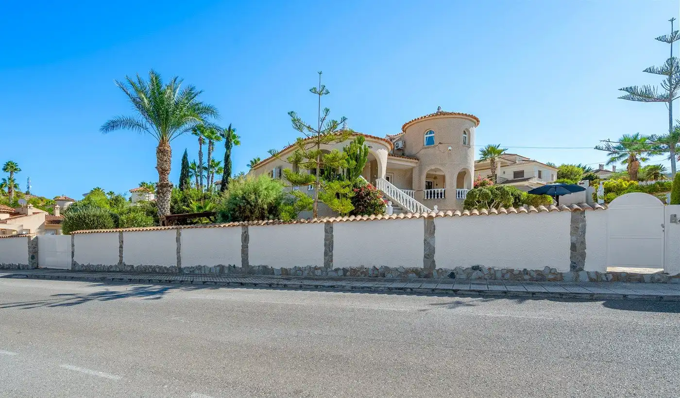Vista exterior de Casa o chalet en venta en Callosa de Segura con Calefacción, Jardín privado y Terraza