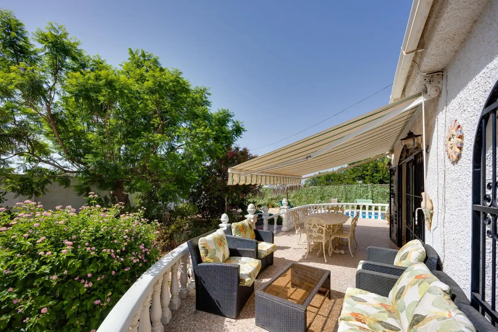 Terrassa de Casa o xalet en venda en Torrevieja amb Aire condicionat, Jardí privat i Terrassa