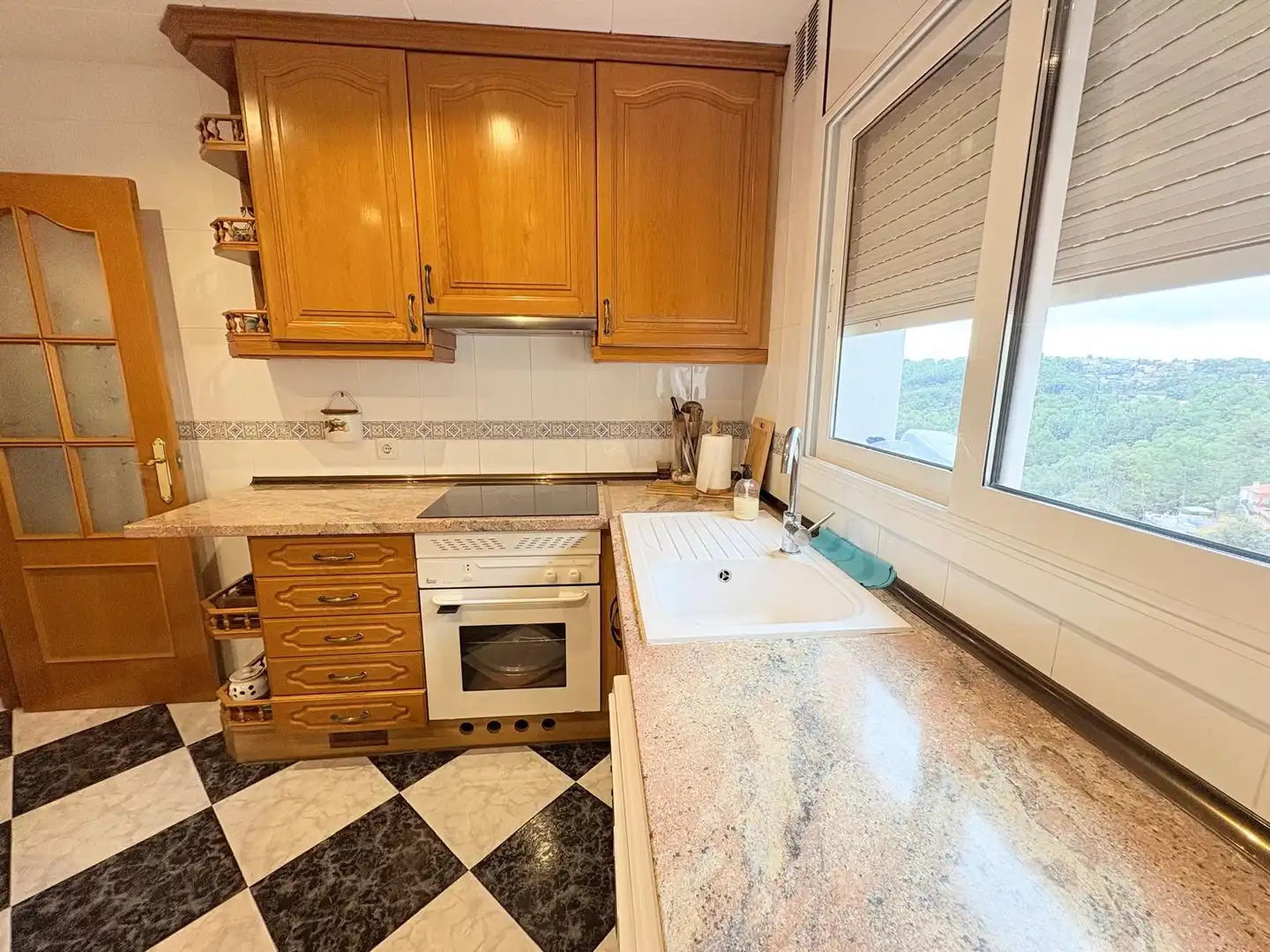 Cocina de Casa o chalet en venta en Corbera de Llobregat con Aire acondicionado, Calefacción y Jardín privado