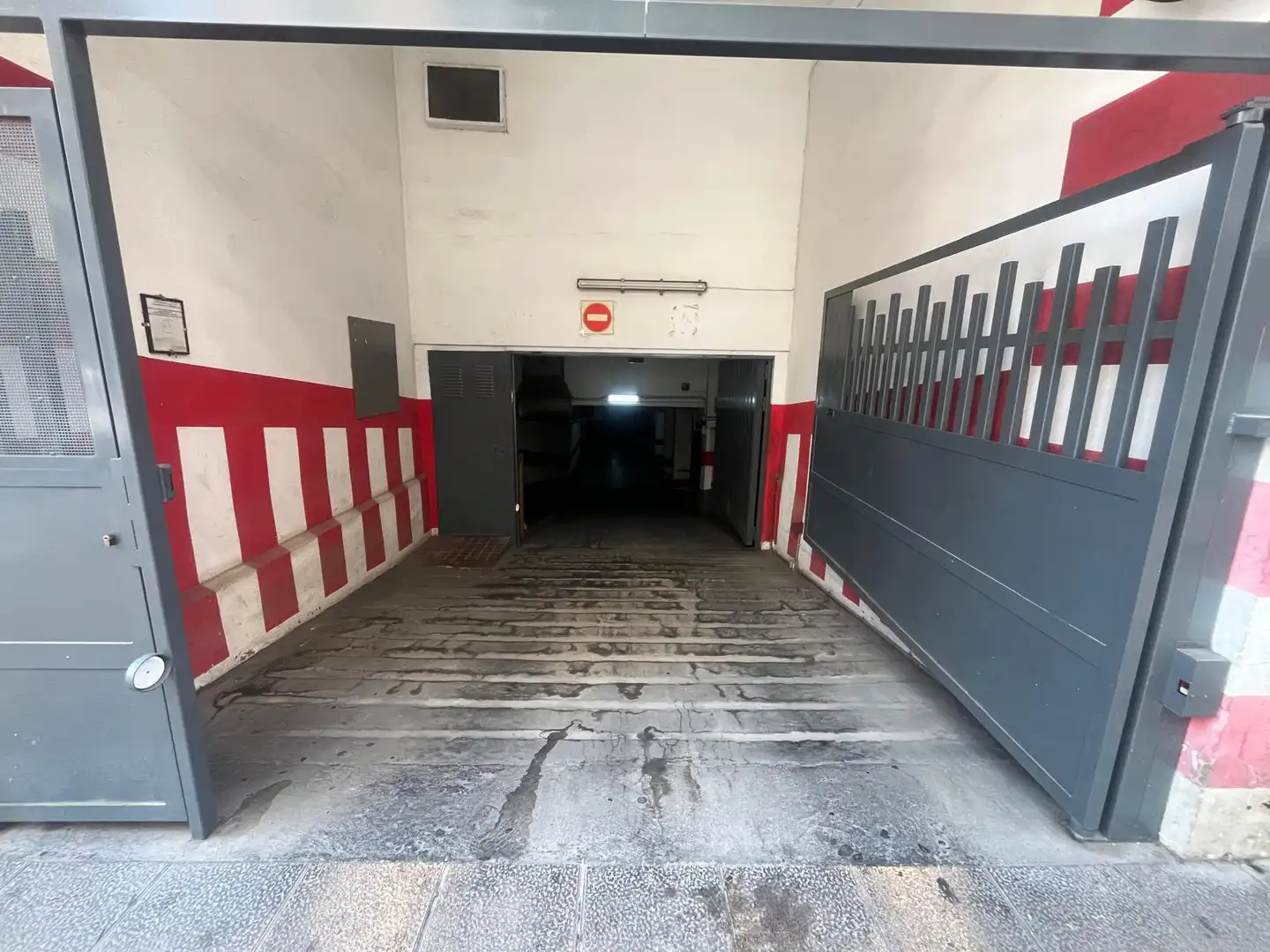 Parkplatz von Garage zum Verkauf in Zaragoza