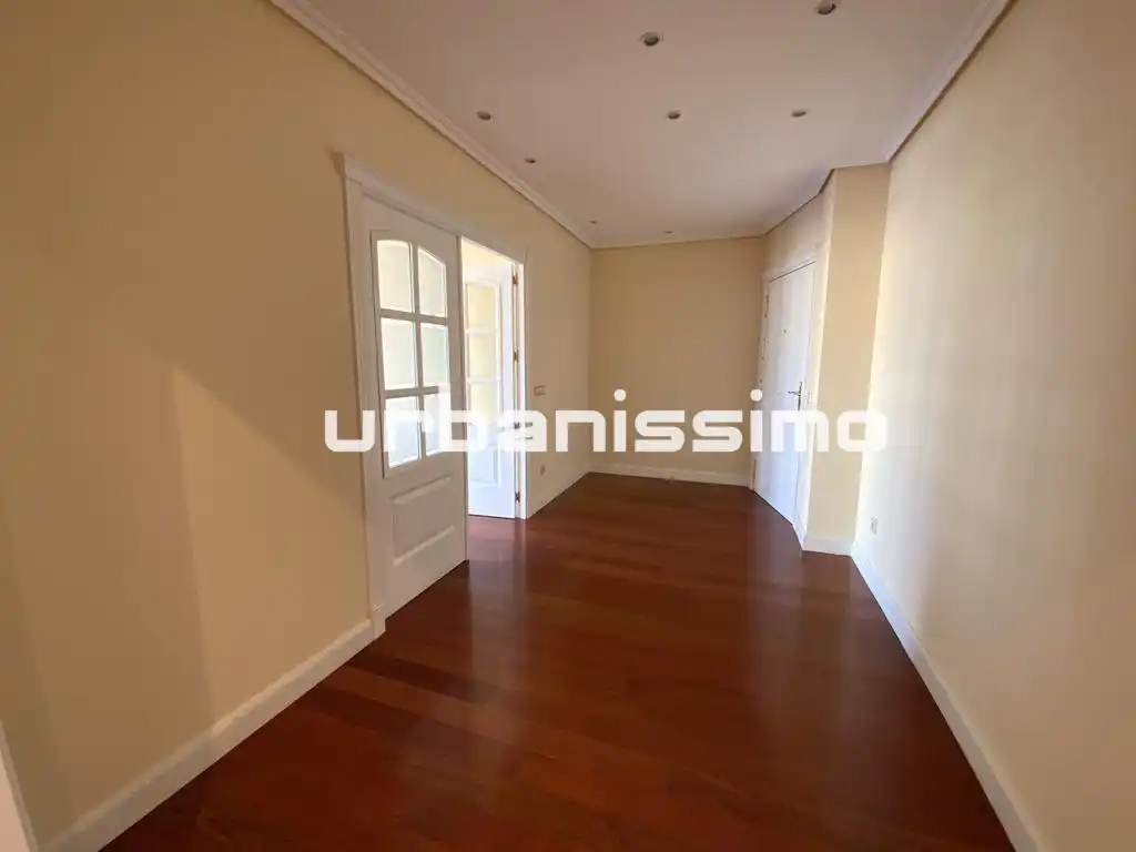 Außenansicht von Wohnung zur Miete in Madrid mit Klimaanlage und Heizung