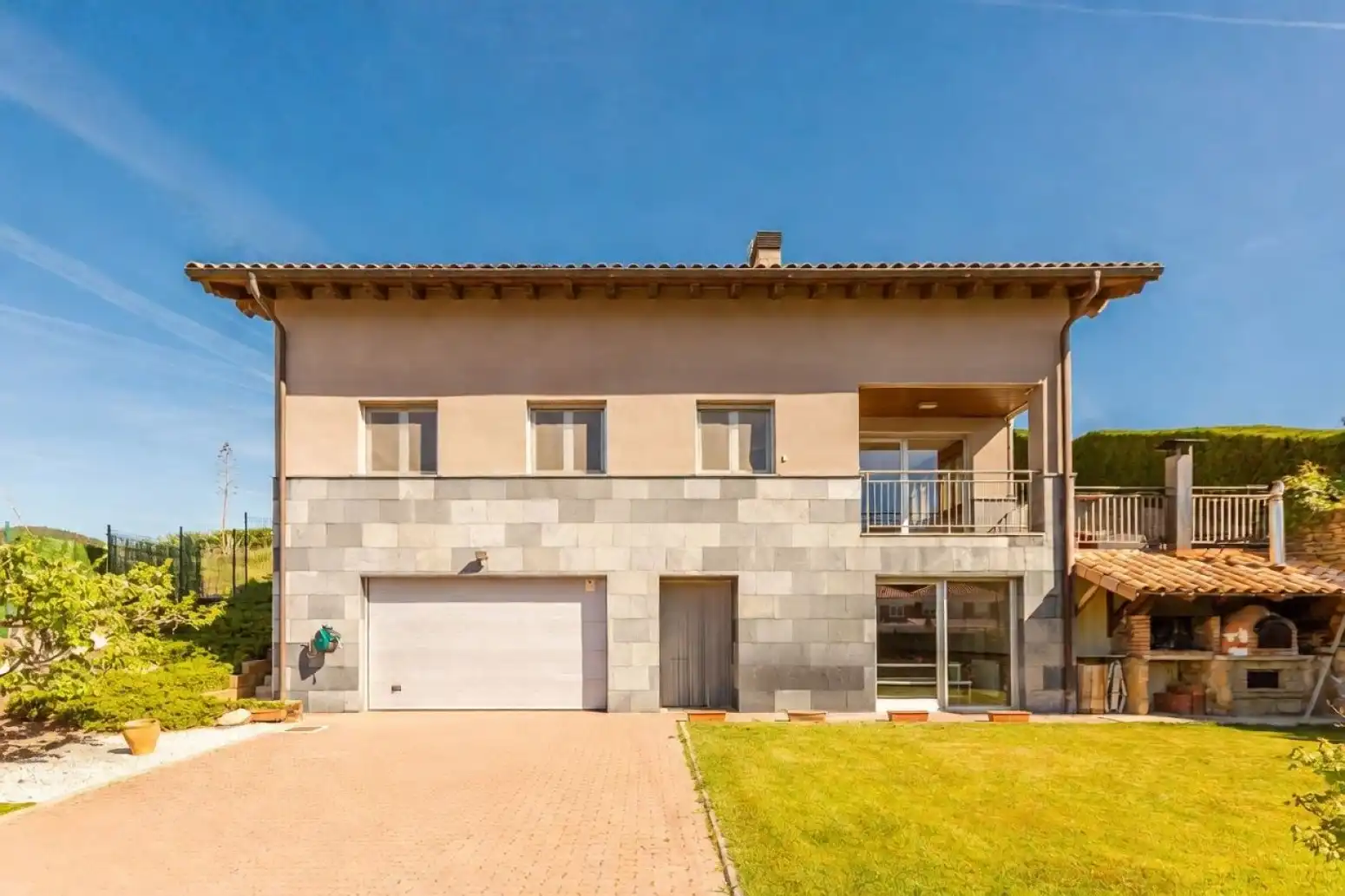 Vista exterior de Casa o chalet en venta en Aibar / Oibar con Aire acondicionado, Calefacción y Jardín privado