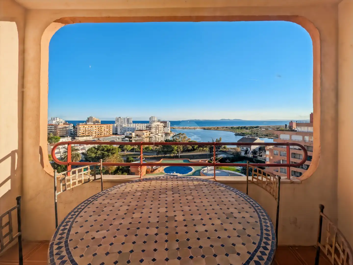 Habitación de Piso en venta en Roses con Terraza y Piscina