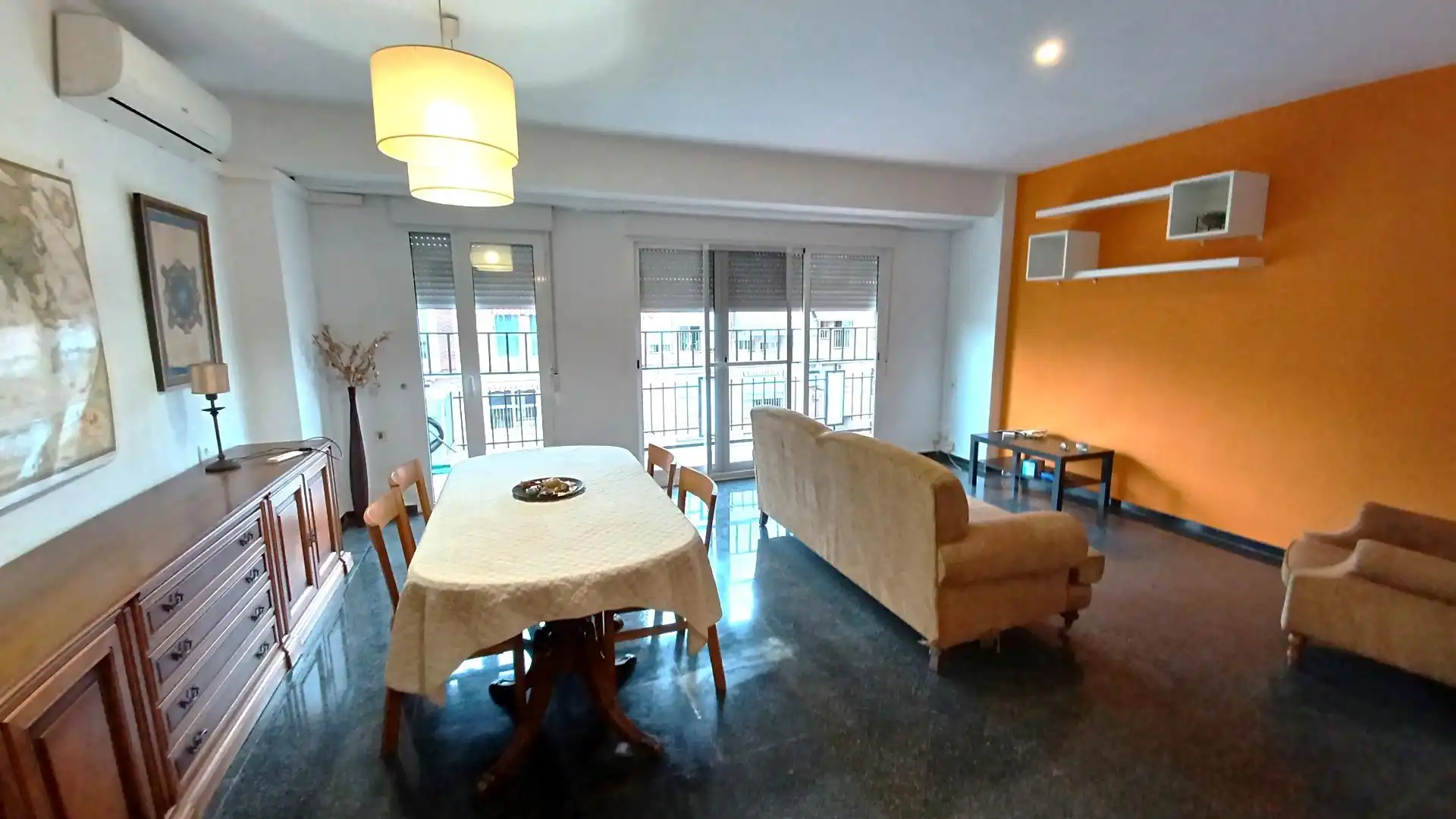 Piso con terraza en alquiler en Extramurs, imagen 2