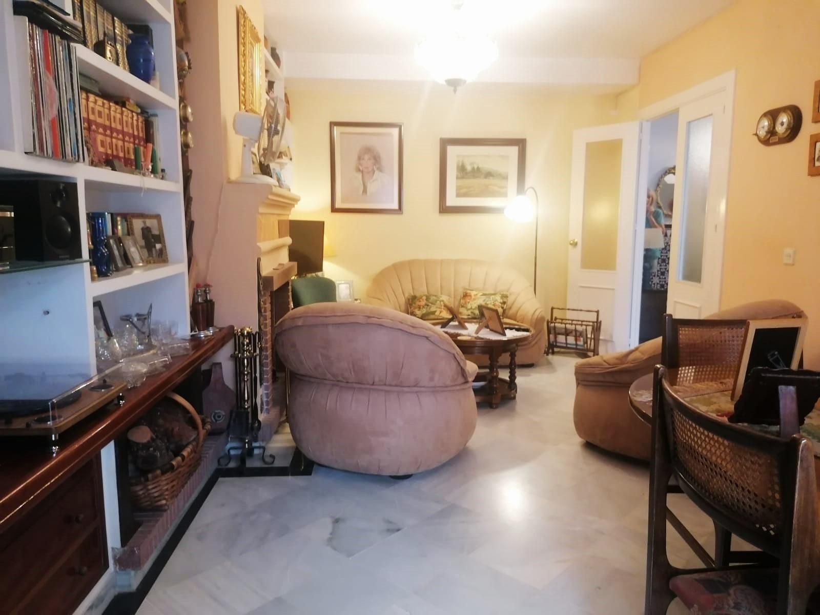 Sala d'estar de Casa adosada en venda en El Puerto de Santa María amb Aire condicionat, Calefacció i Traster
