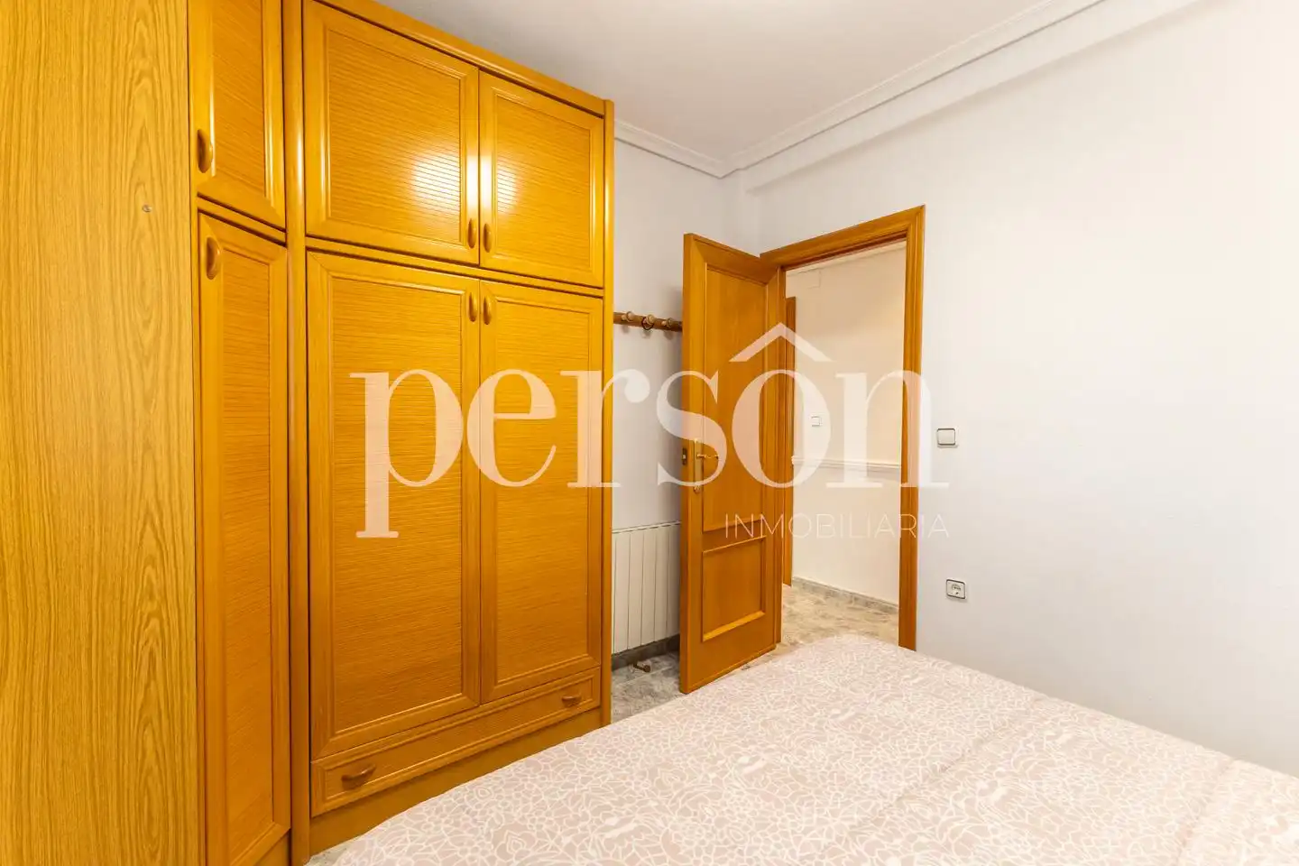 Dormitori de Casa o xalet en venda en La Pobla de Vallbona amb Aire condicionat, Calefacció i Terrassa