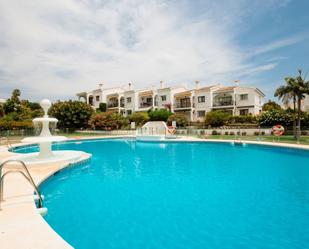 Swimming pool of Attic to rent in Estepona