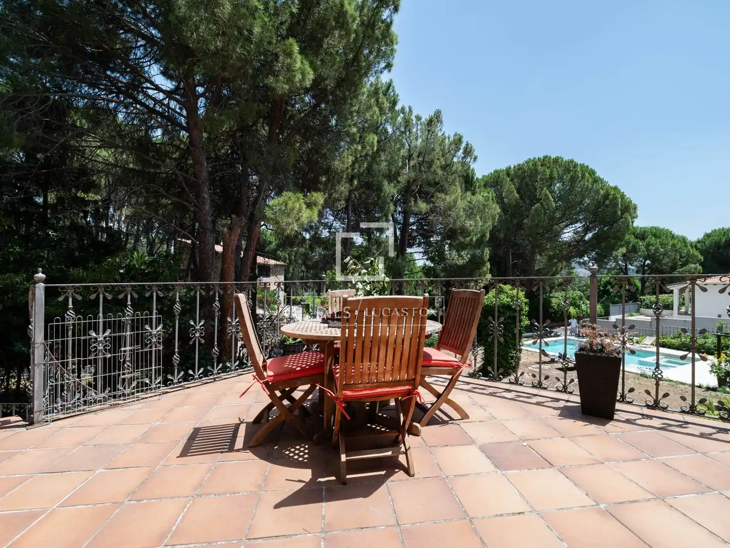 Terrassa de Casa o xalet en venda en San Martín de Valdeiglesias amb Aire condicionat, Jardí privat i Terrassa