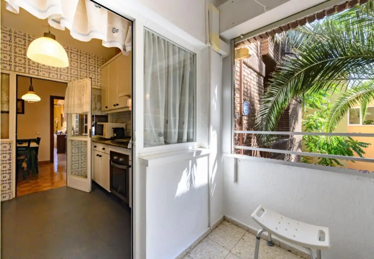Cuina de Apartament de lloguer en Madrid amb Aire condicionat, Moblat i Forn
