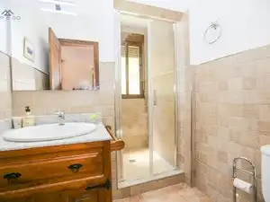 Bathroom of Country homes for rent in Almuñécar  with Air Conditioner, Private garden and Terrace