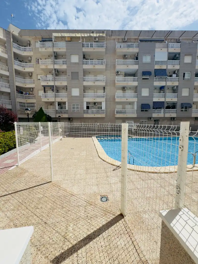 Piscina de Ático en venta en Torrevieja con Aire acondicionado, Calefacción y Terraza