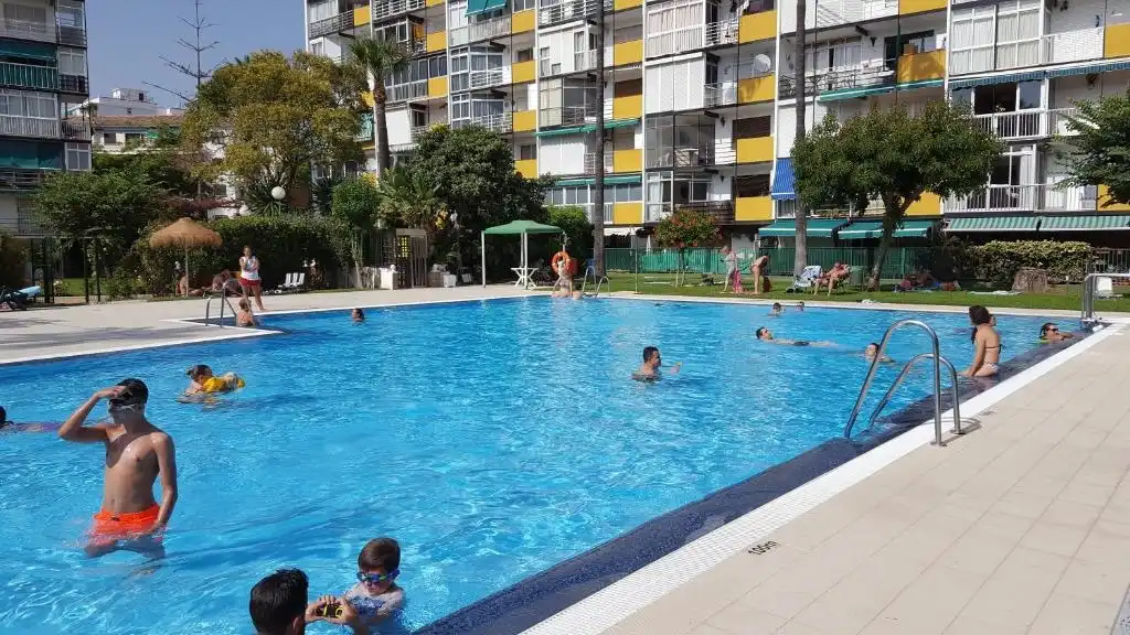 Piscina de Apartament en venda en Benalmádena amb Aire condicionat, Calefacció i Terrassa