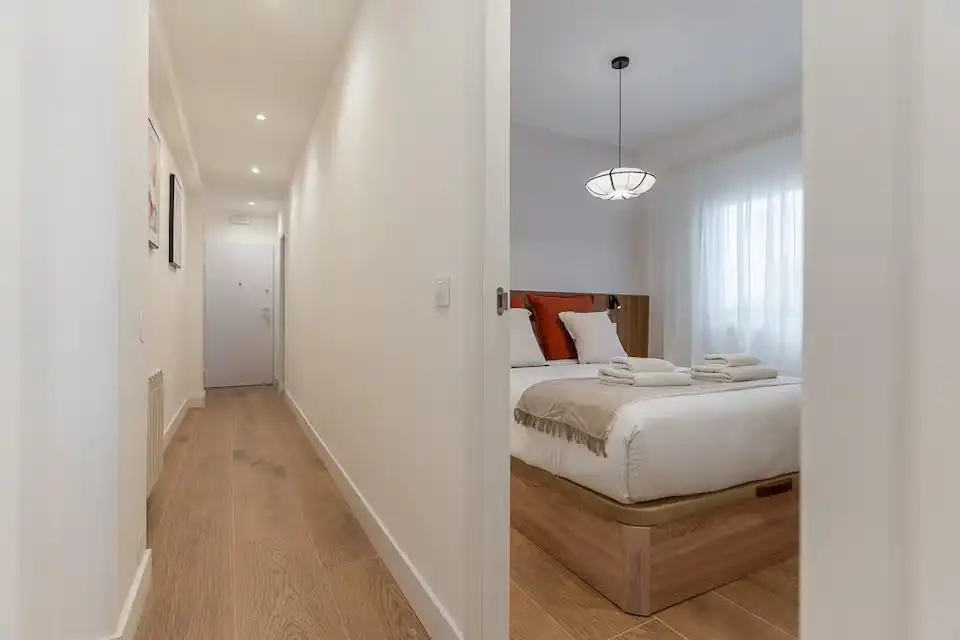 Bedroom of Flat for sale in Madrid  with Air Conditioner, Heating and Private garden