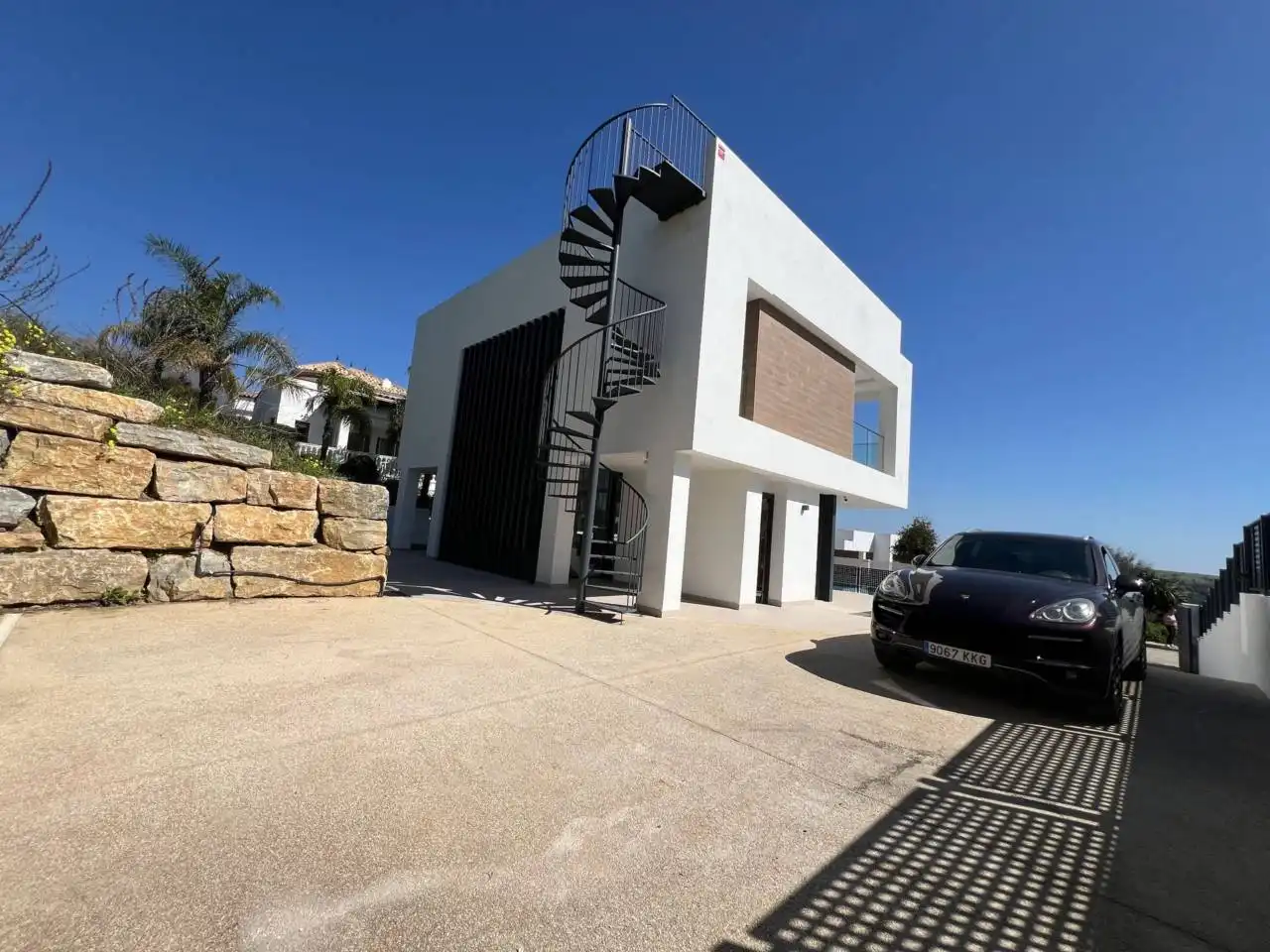 Vista exterior de Casa o chalet en venta en Estepona con Aire acondicionado, Calefacción y Jardín privado