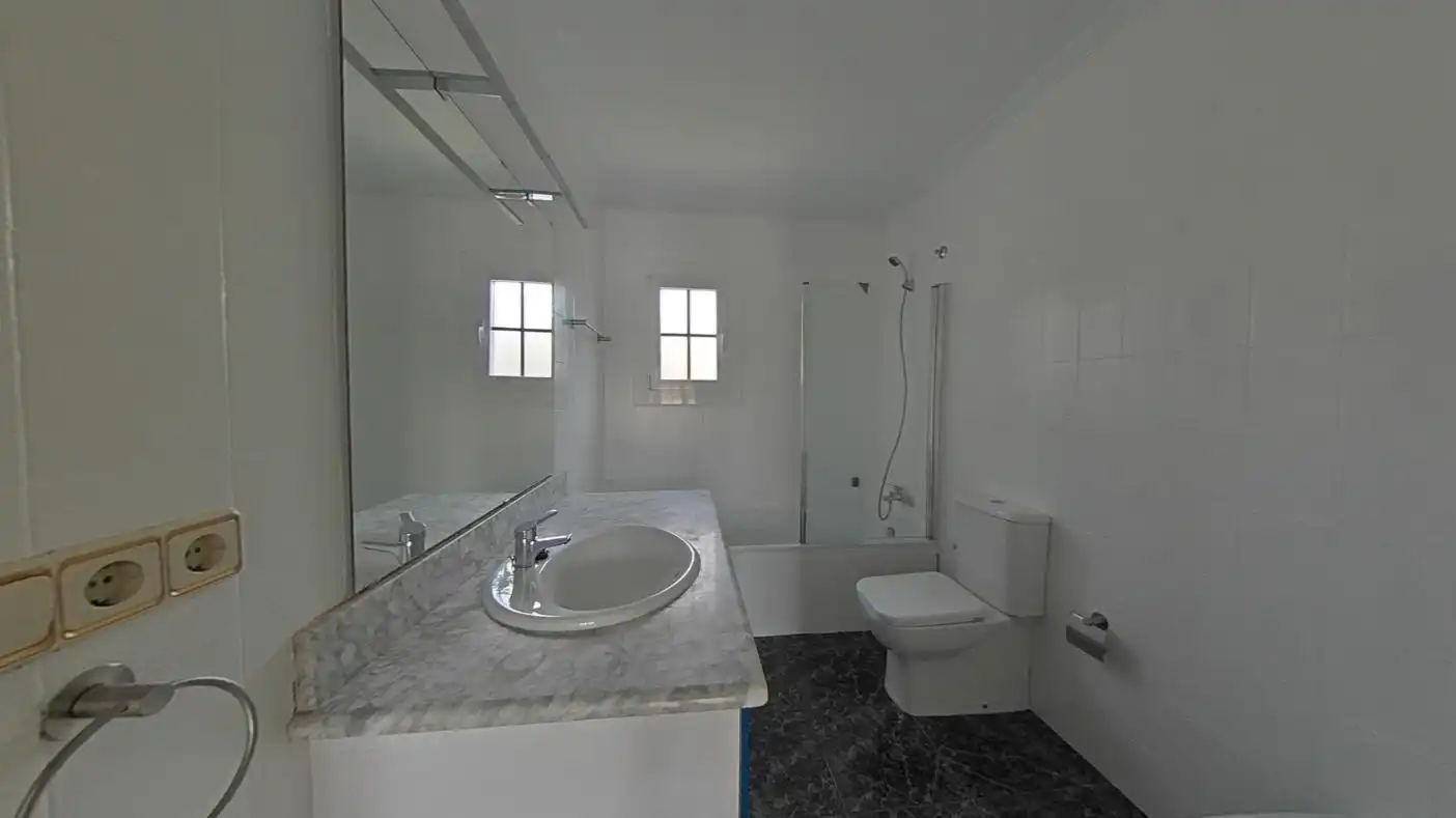Casa pareada con piscina en venta en Ronda Fort Roig, imagen 26
