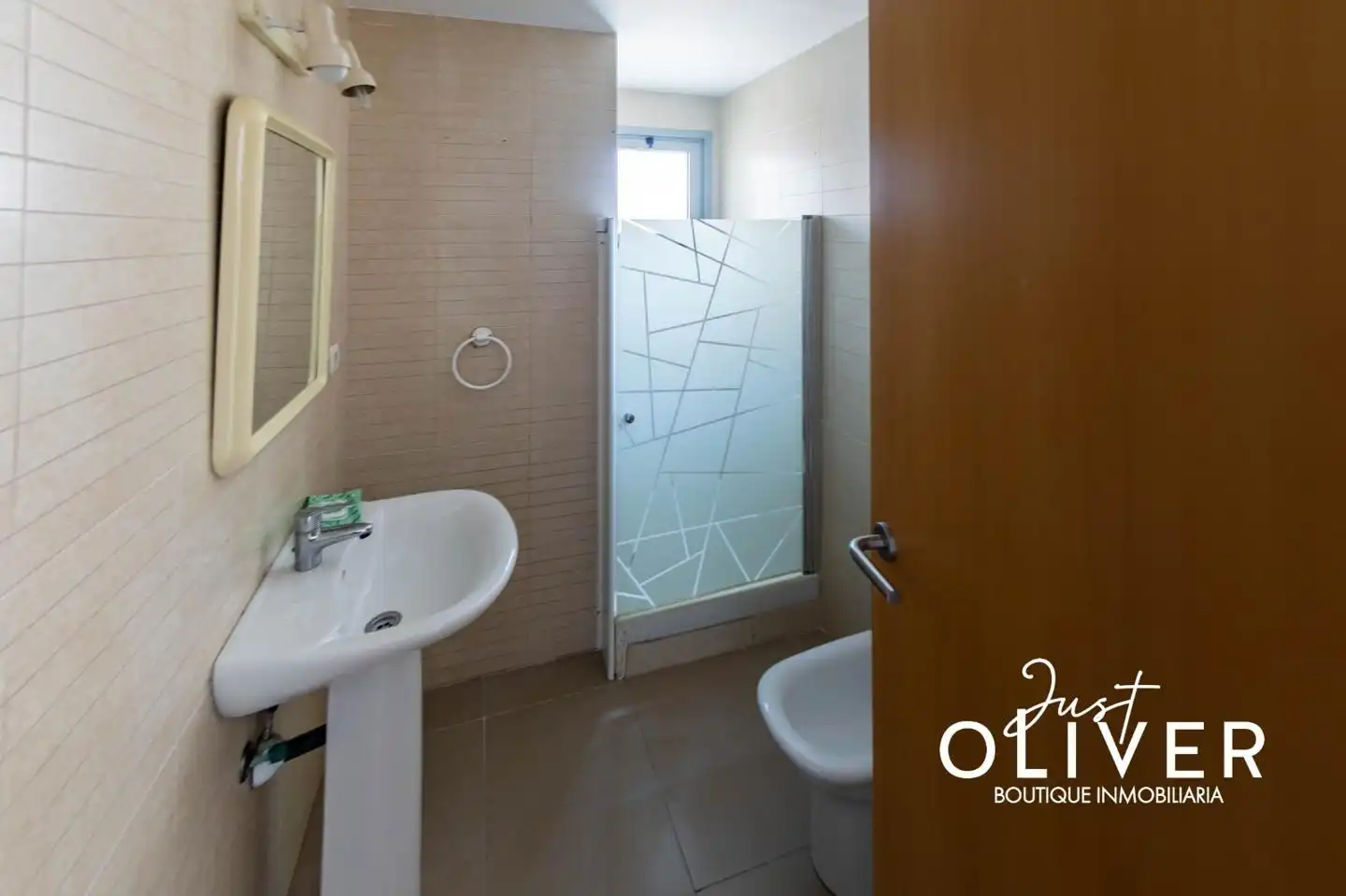Badezimmer von Dachboden zum Verkauf in Cambrils mit Heizung, Terrasse und Balkon