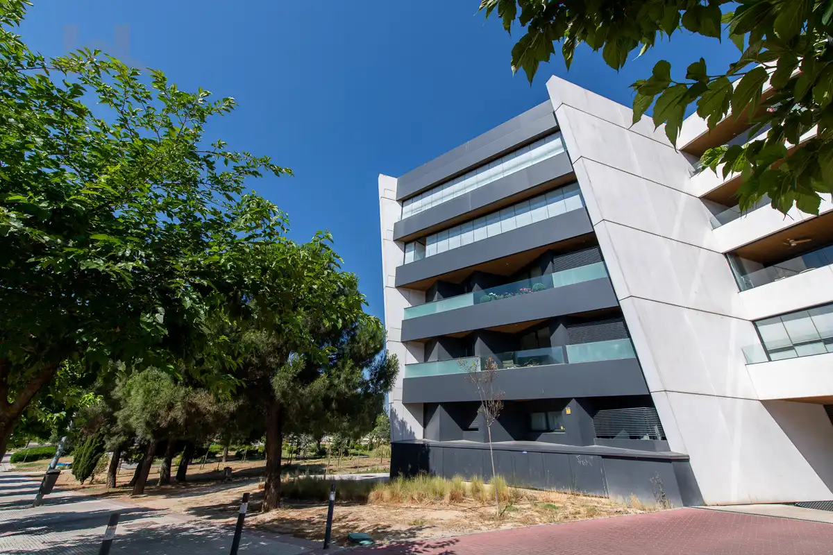 Vista exterior de Pis en venda en Alcobendas amb Aire condicionat, Calefacció i Parquet